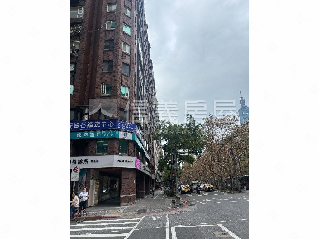 仁愛皇家林蔭平面車位房屋室內格局與周邊環境