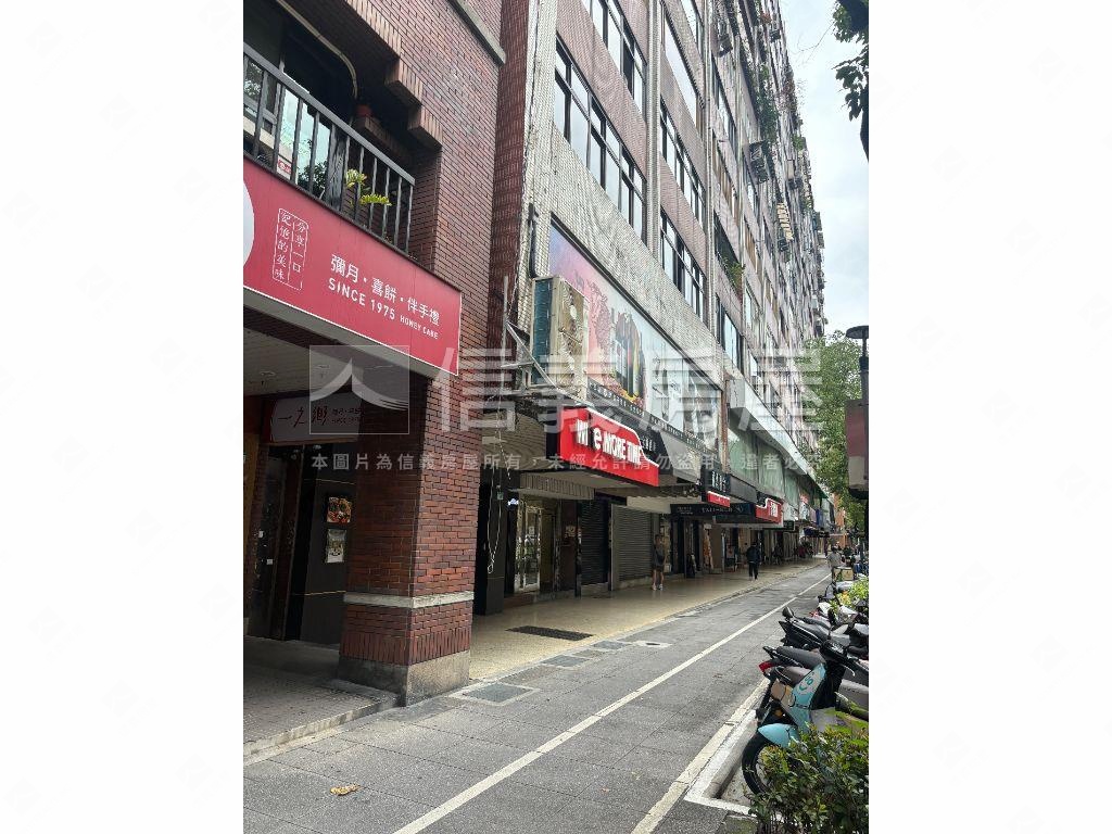 仁愛皇家林蔭平面車位房屋室內格局與周邊環境