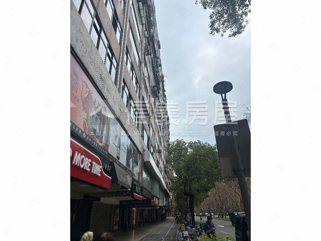 仁愛皇家林蔭平面車位房屋室內格局與周邊環境