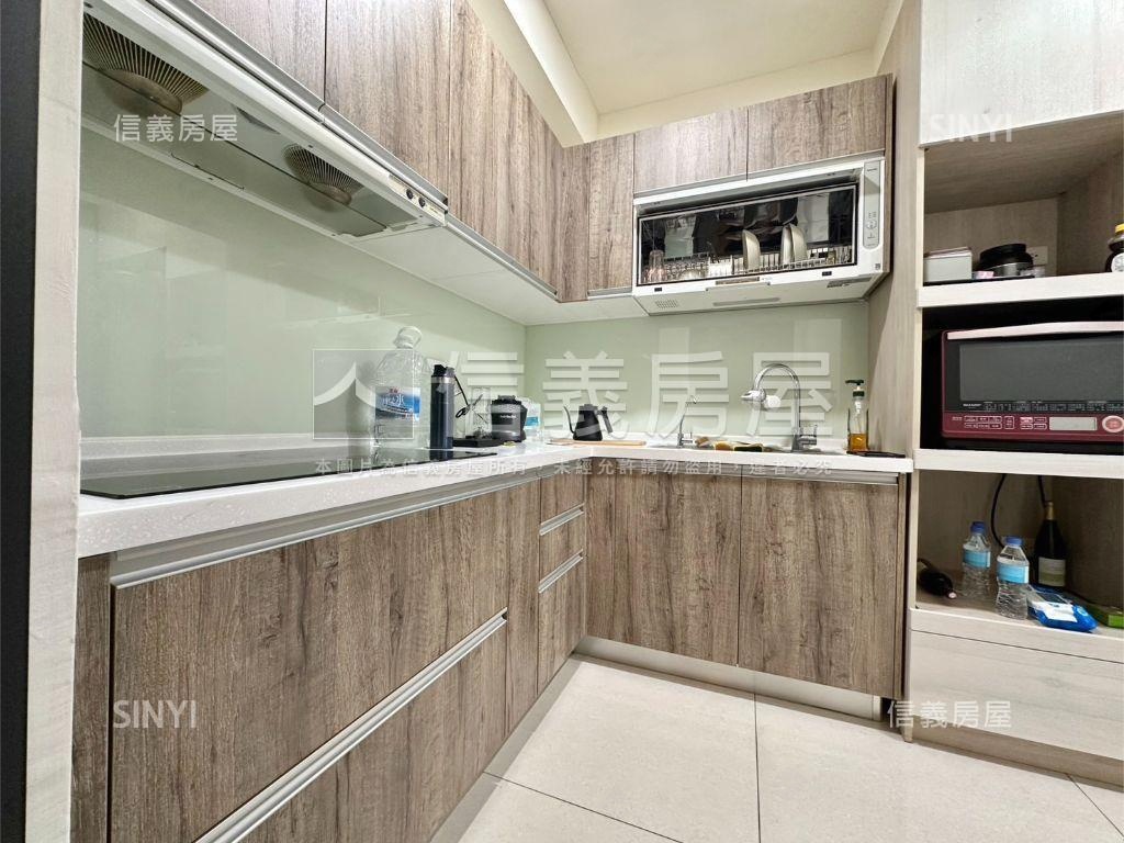 艾美６高層景觀大兩房平車房屋室內格局與周邊環境