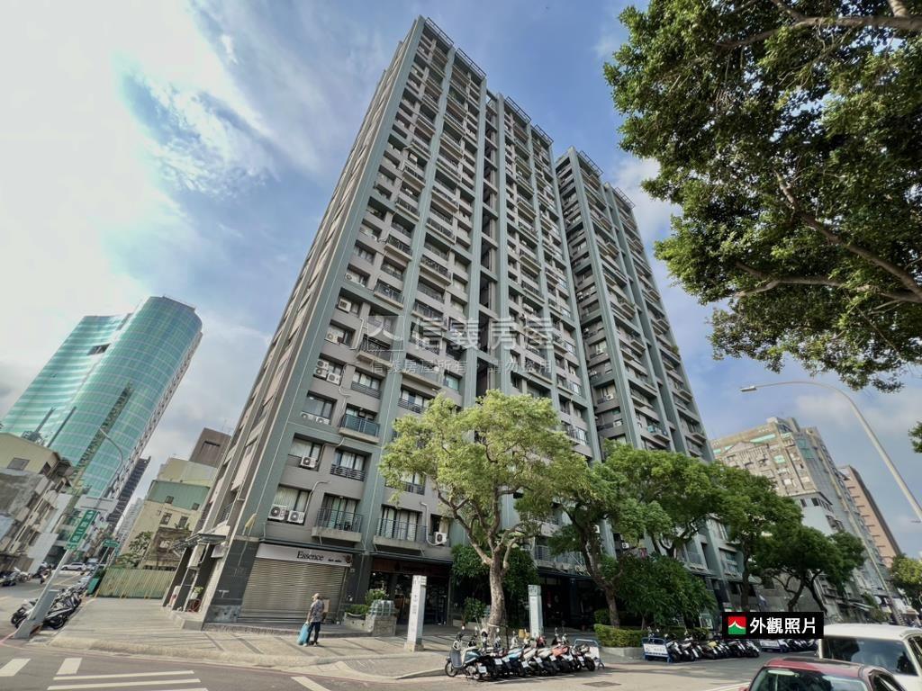 西區震後宅高樓層２房平車房屋室內格局與周邊環境