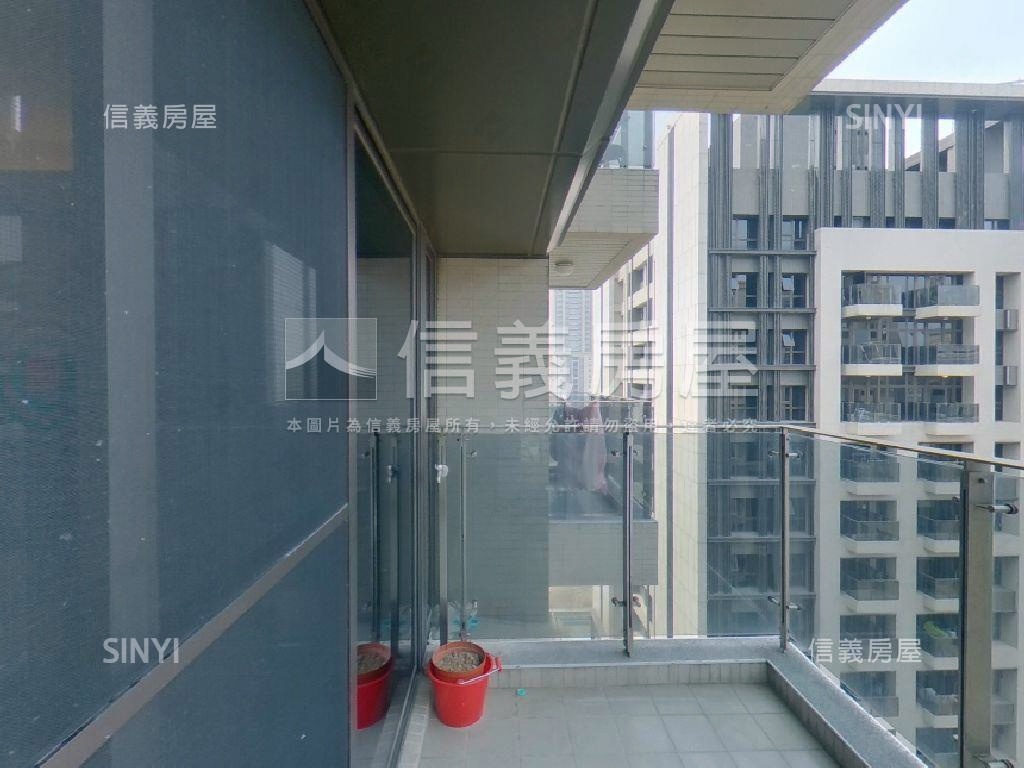 新富邑高樓美裝潢房屋室內格局與周邊環境