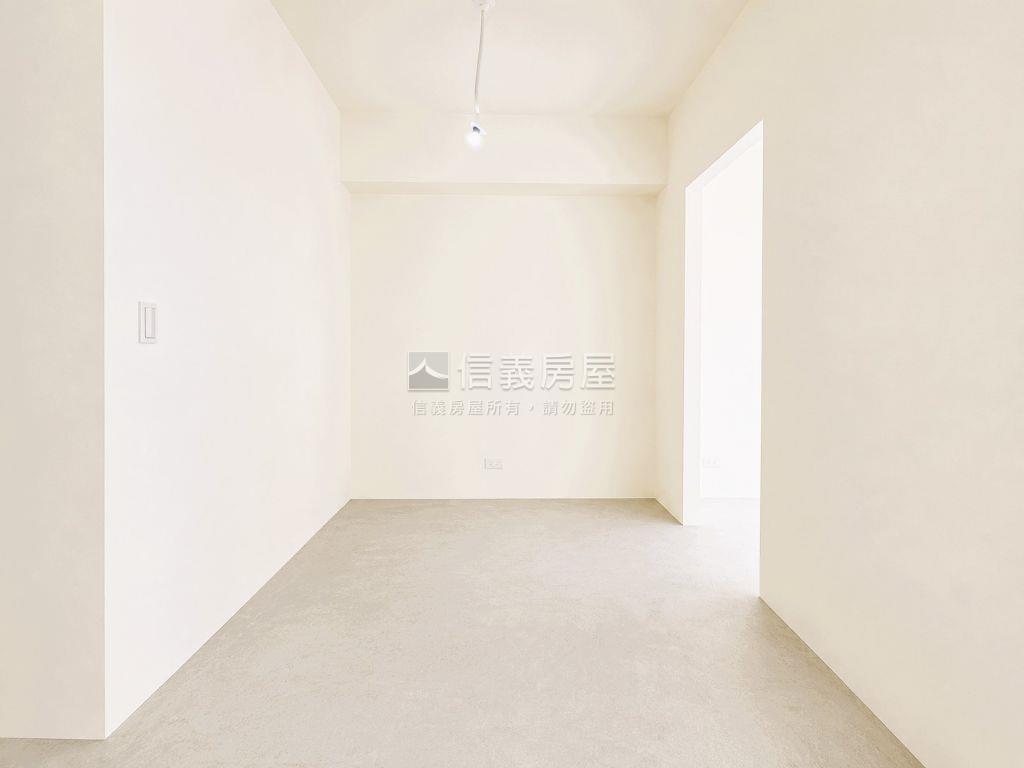 仁愛臻寶２樓房屋室內格局與周邊環境