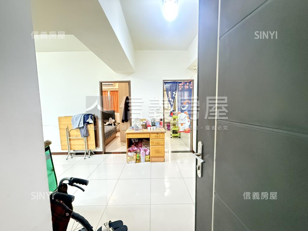 灣頂景觀三房車位房屋室內格局與周邊環境