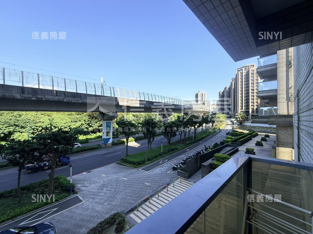灣頂景觀三房車位房屋室內格局與周邊環境