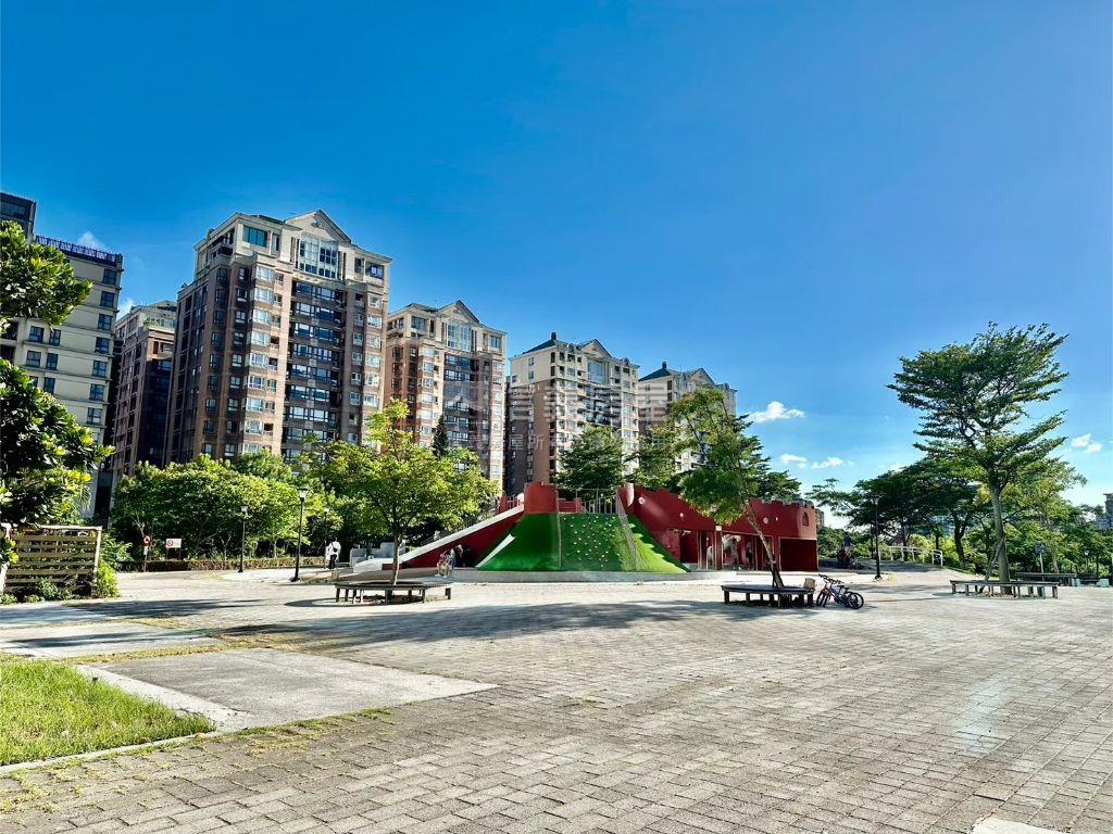 灣頂景觀三房車位房屋室內格局與周邊環境