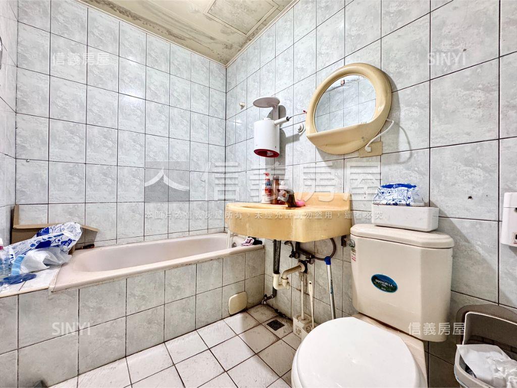 高鐵商圈正路１－３樓店面房屋室內格局與周邊環境