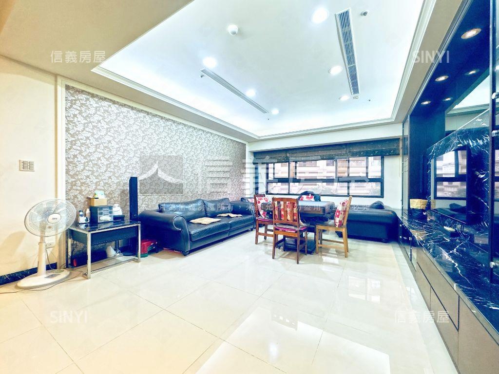 仁愛特區樹海四房車位房屋室內格局與周邊環境