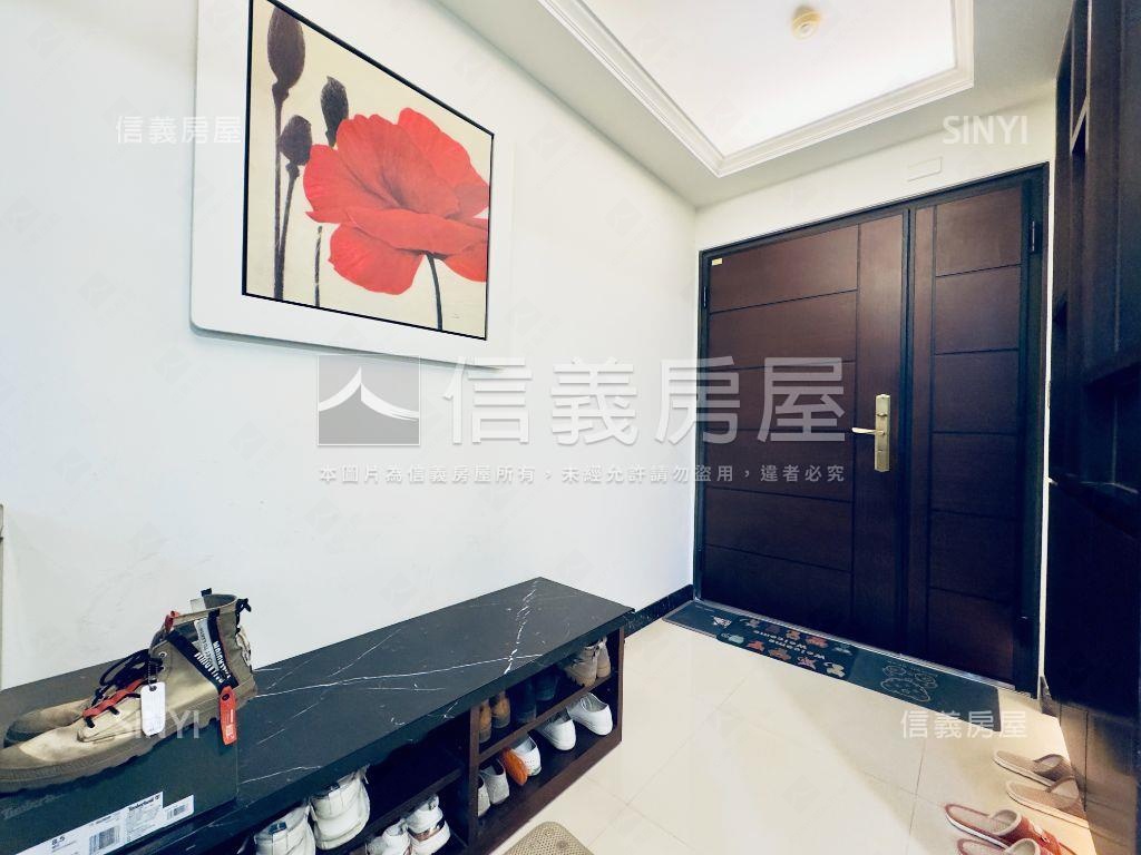 仁愛特區樹海四房車位房屋室內格局與周邊環境