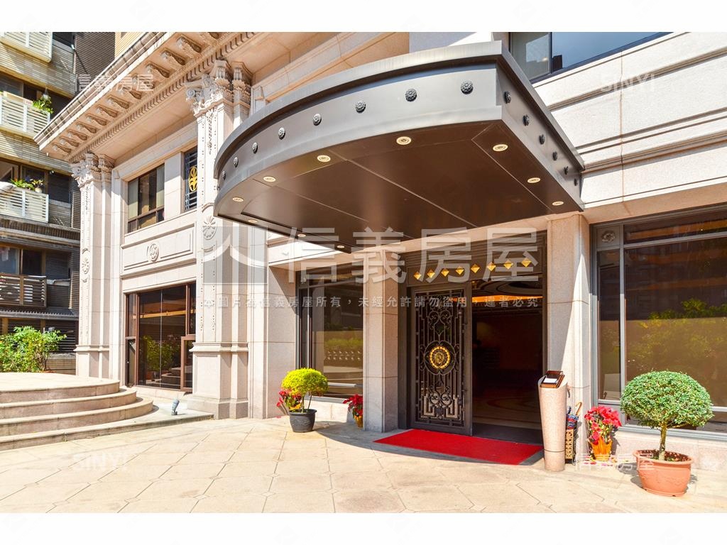 仁愛特區樹海四房車位房屋室內格局與周邊環境