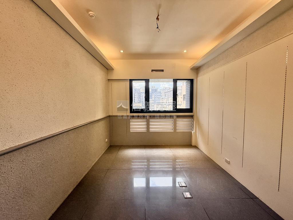 二三行館豔陽天際－創房屋室內格局與周邊環境