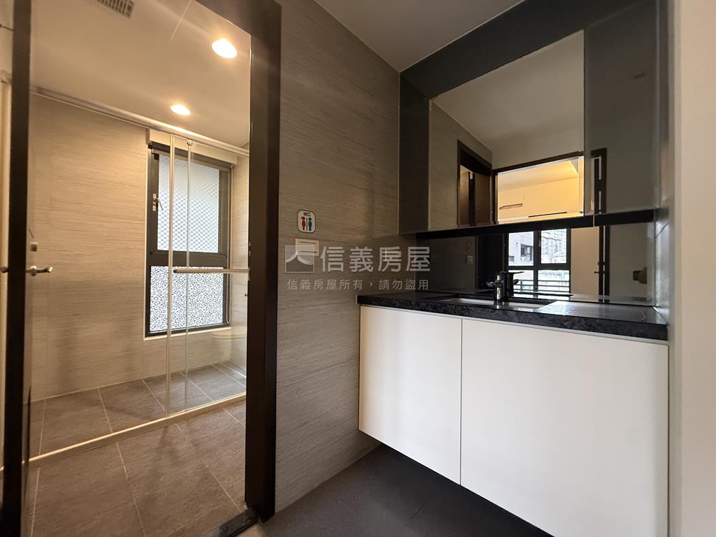 二三行館豔陽天際－創房屋室內格局與周邊環境