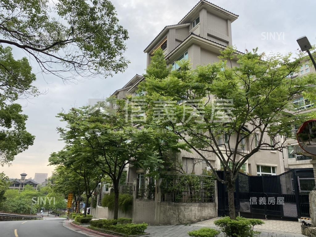 近信義．金奢學區車庫豪邸房屋室內格局與周邊環境