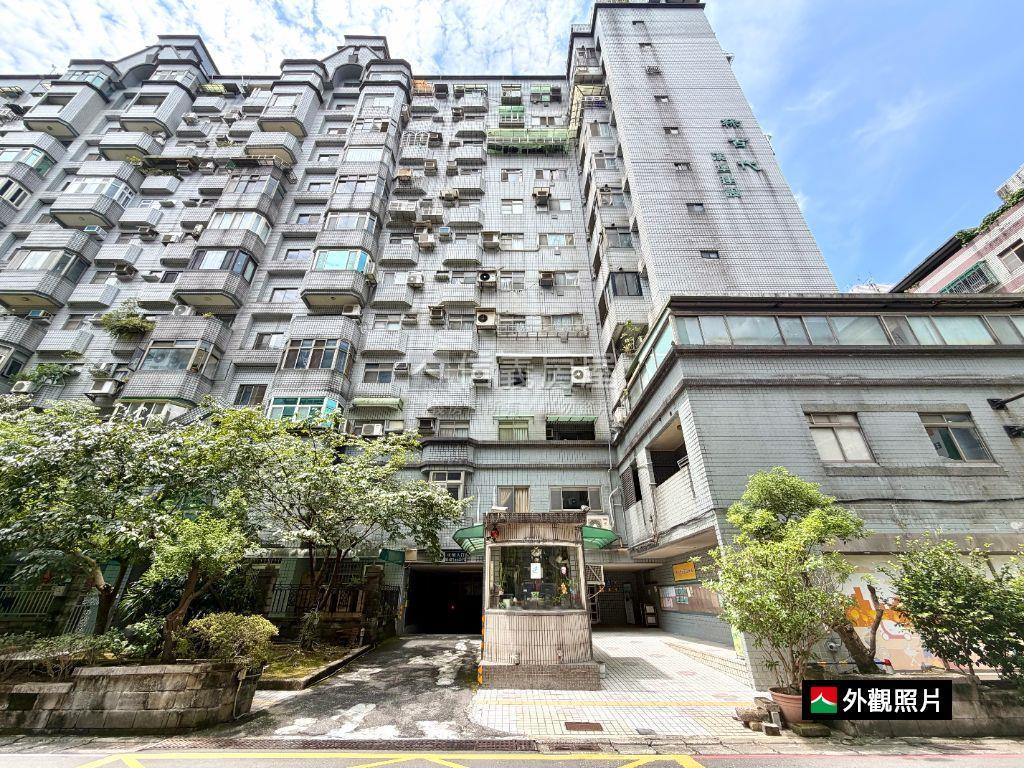 陽光沐浴。福德一路正兩房房屋室內格局與周邊環境