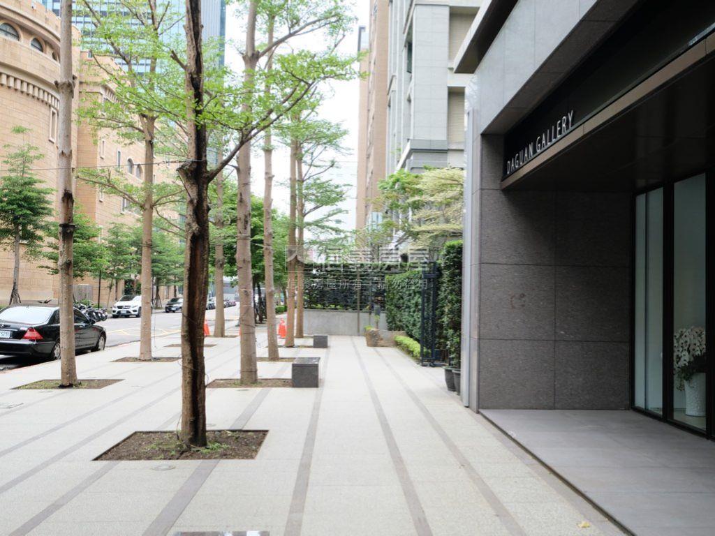 首泰大直面中庭景觀房屋室內格局與周邊環境