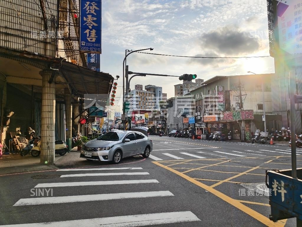 好市多旁廠房房屋室內格局與周邊環境