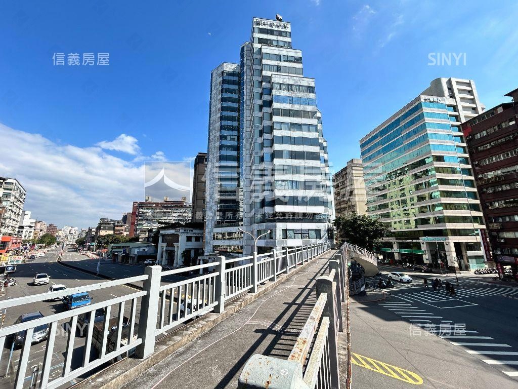 信義世貿鋼骨純辦房屋室內格局與周邊環境