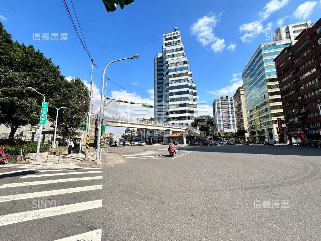 信義世貿鋼骨純辦房屋室內格局與周邊環境
