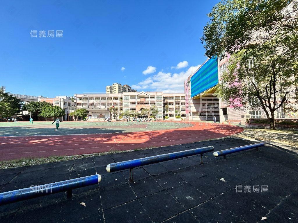 信義世貿鋼骨純辦房屋室內格局與周邊環境