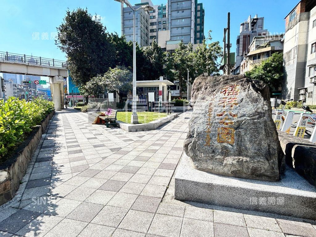 信義世貿鋼骨純辦房屋室內格局與周邊環境