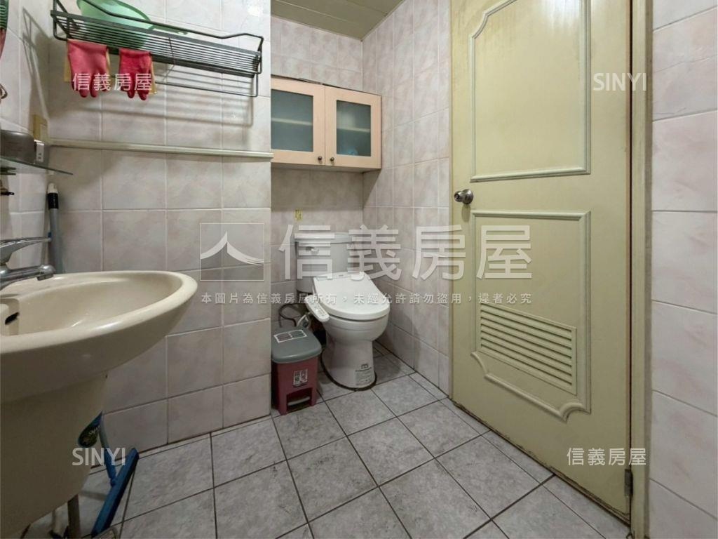 捷運利陽１樓庭院帶車位房屋室內格局與周邊環境