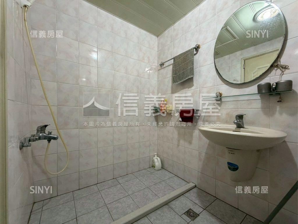 捷運利陽１樓庭院帶車位房屋室內格局與周邊環境