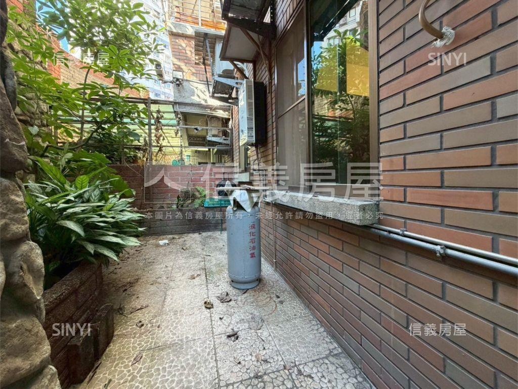 捷運利陽１樓庭院帶車位房屋室內格局與周邊環境