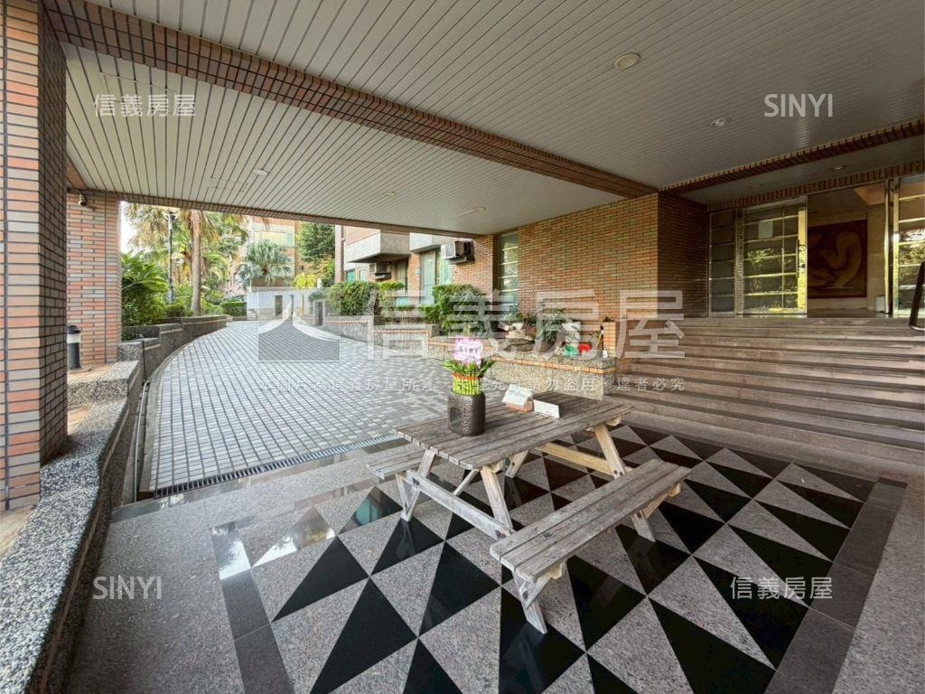 捷運利陽１樓庭院帶車位房屋室內格局與周邊環境