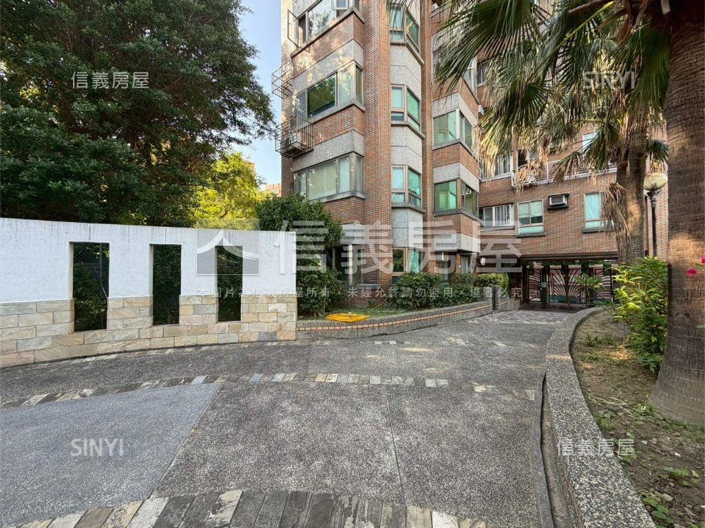 捷運利陽１樓庭院帶車位房屋室內格局與周邊環境