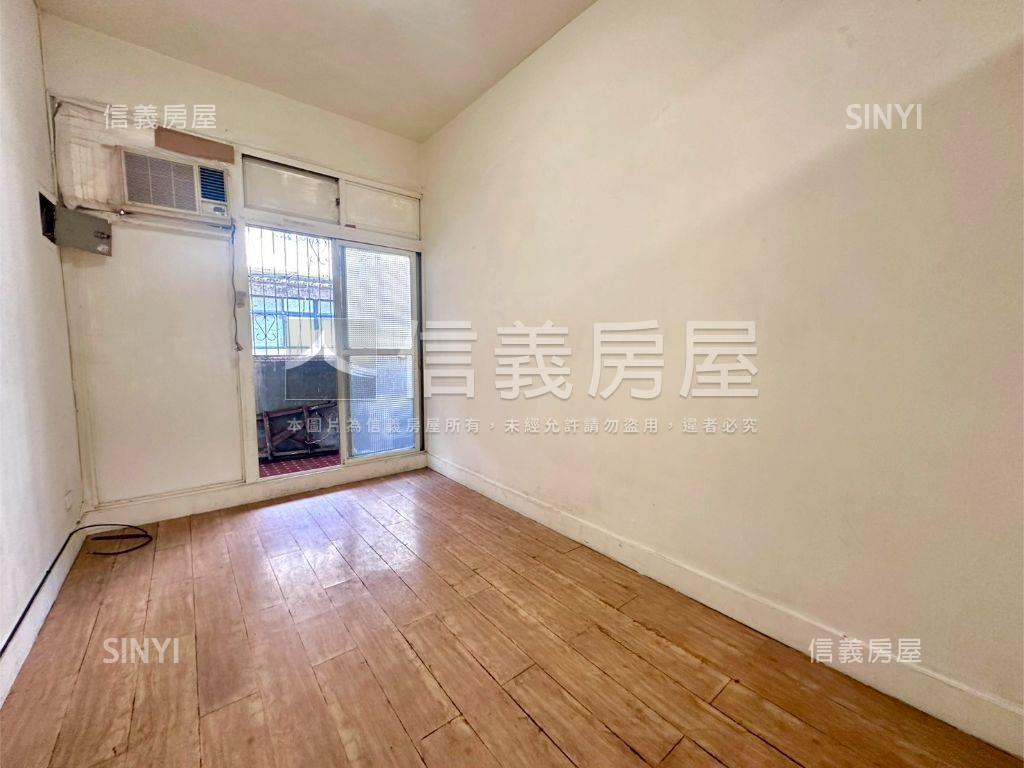 圓山捷運。花博採光４房房屋室內格局與周邊環境