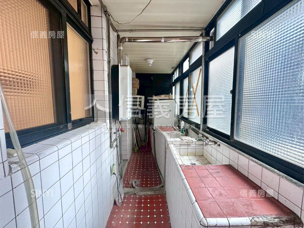 圓山捷運。花博採光４房房屋室內格局與周邊環境