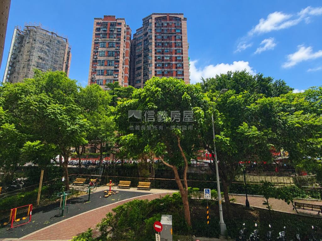 大全聯面公園邊間四房二樓房屋室內格局與周邊環境