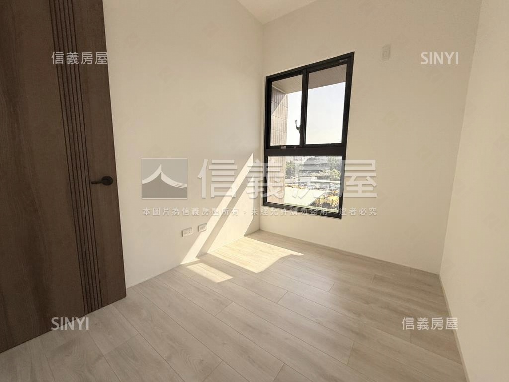 明基‧英倫亞灣Ⅱ三房平車房屋室內格局與周邊環境