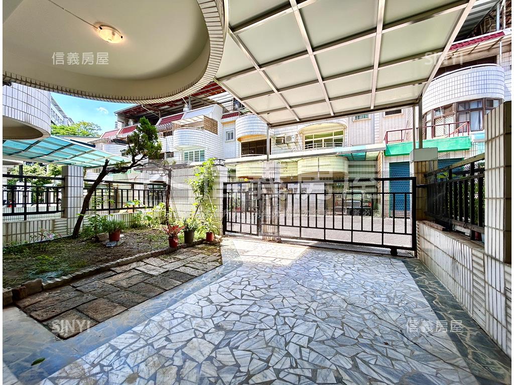 文山特區旁車庫別墅房屋室內格局與周邊環境