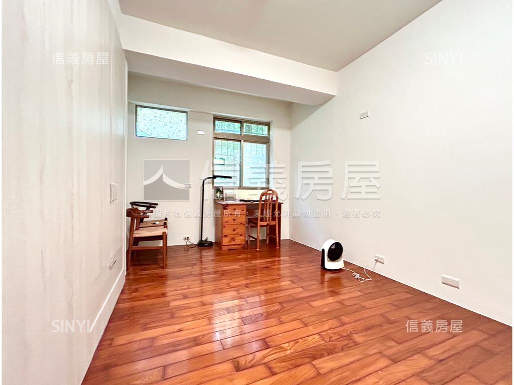 文山特區旁車庫別墅房屋室內格局與周邊環境