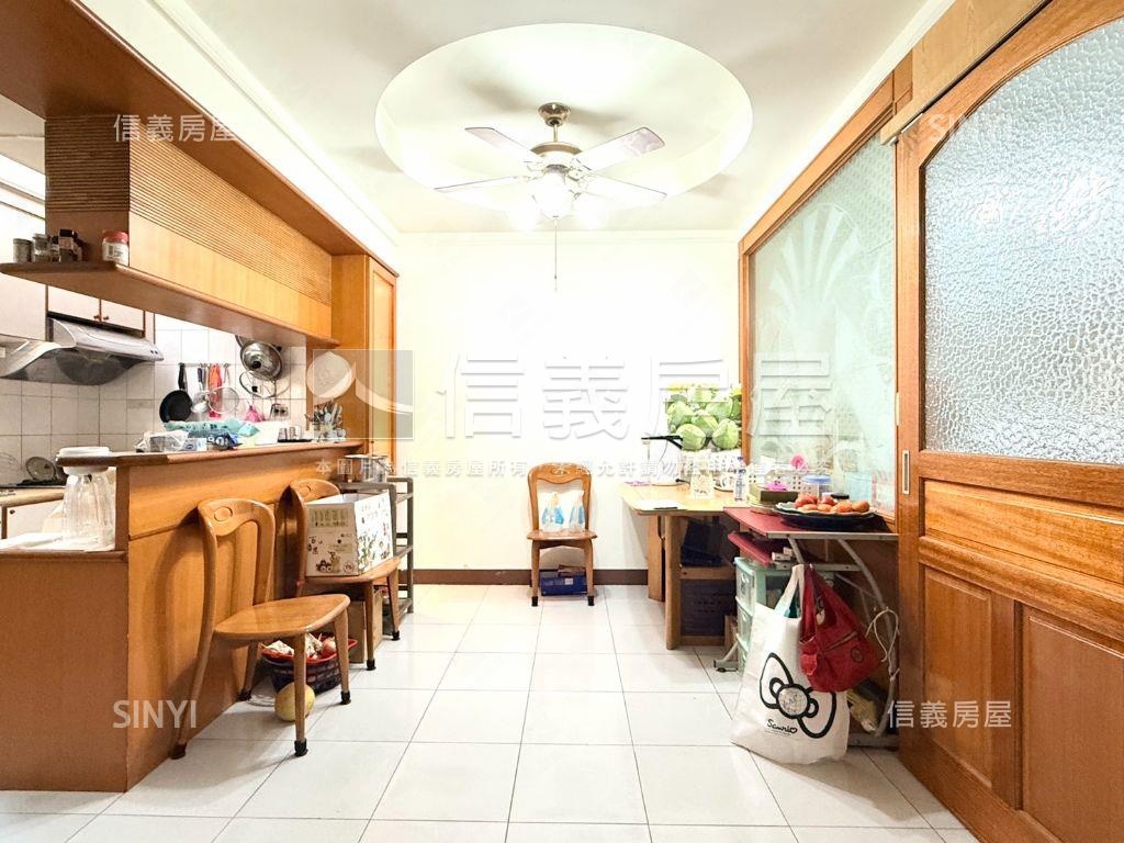 仁武機能雙車墅房屋室內格局與周邊環境