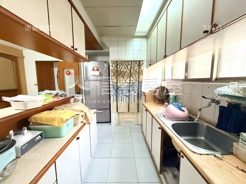 仁武機能雙車墅房屋室內格局與周邊環境