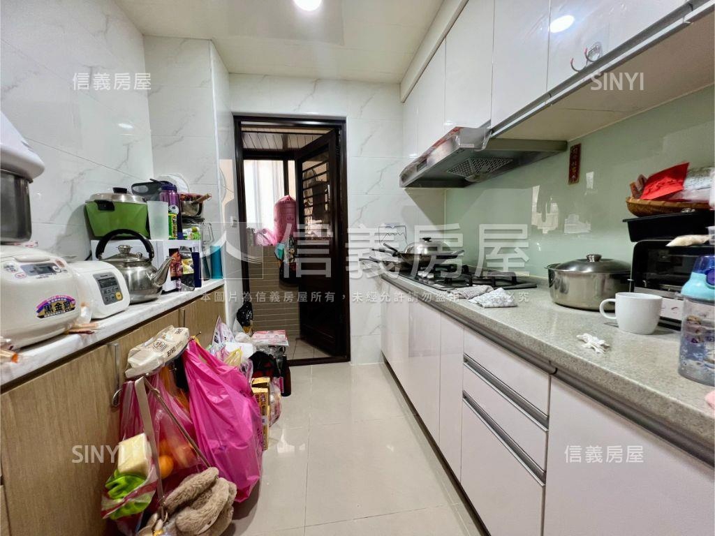 新春稀有年青四房美華廈房屋室內格局與周邊環境