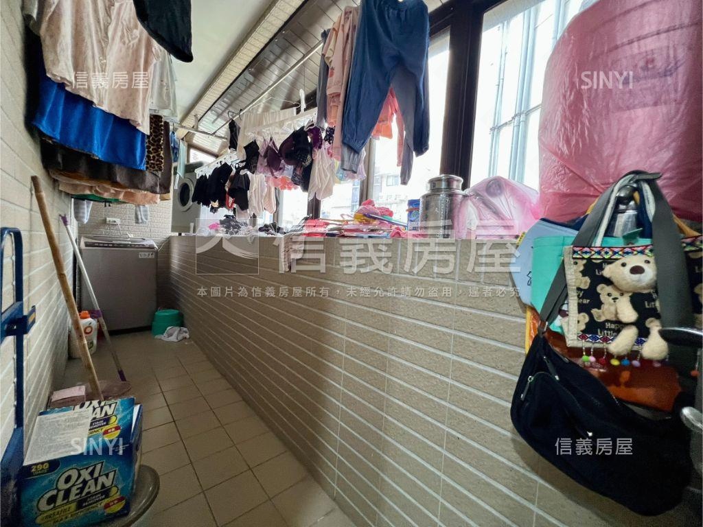 新春稀有年青四房美華廈房屋室內格局與周邊環境