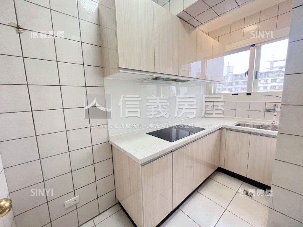 逢甲旁電梯美三房房屋室內格局與周邊環境