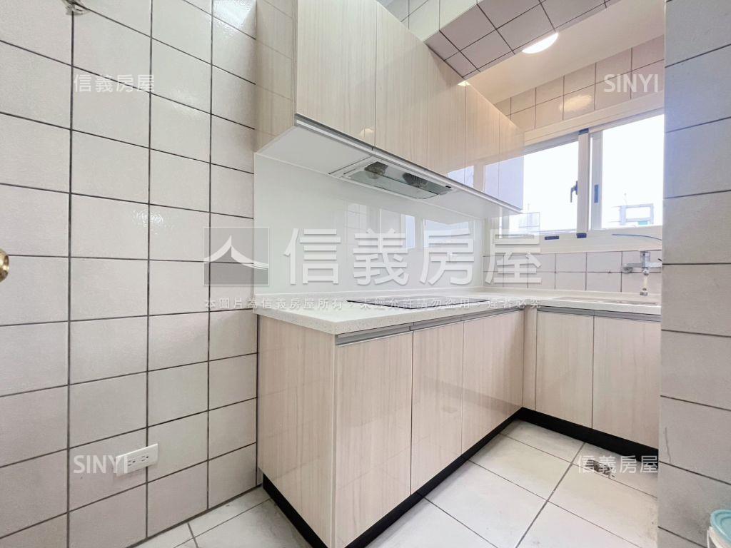 逢甲旁電梯美三房房屋室內格局與周邊環境