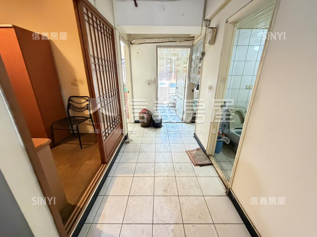 強！捷運旁三房車位！房屋室內格局與周邊環境