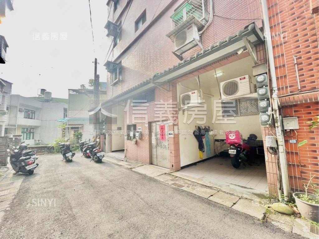 市場旁邊間百坪透天房屋室內格局與周邊環境