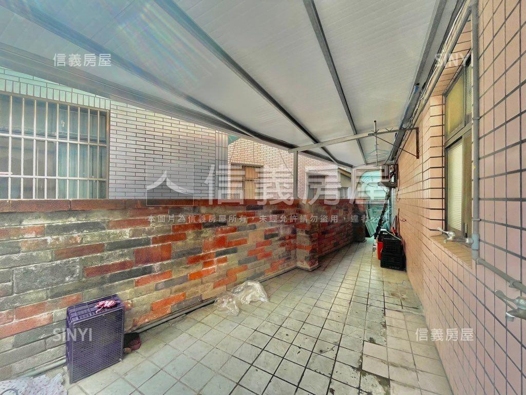 市場旁邊間百坪透天房屋室內格局與周邊環境