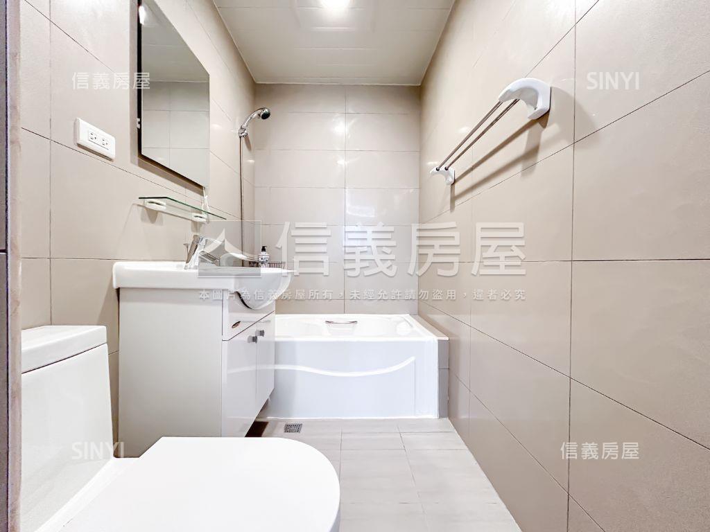 富貴莊園設計美宅頂樓戶房屋室內格局與周邊環境
