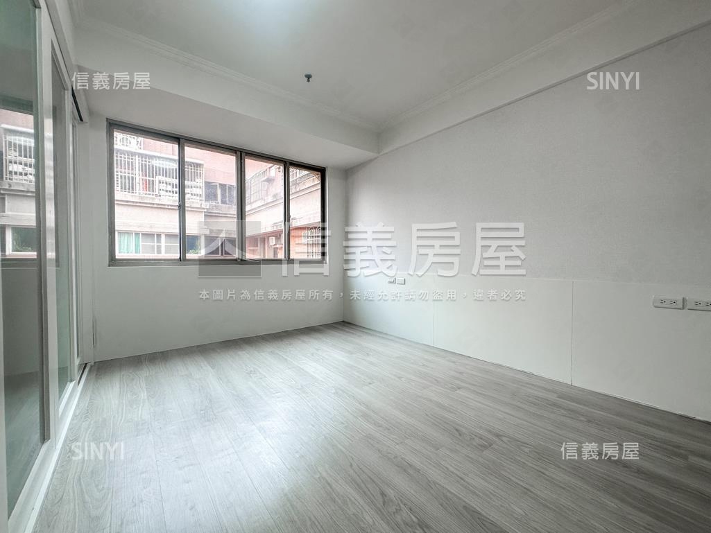 河堤社區精美裝潢三房平車房屋室內格局與周邊環境