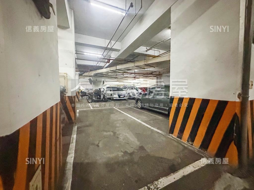 河堤社區精美裝潢三房平車房屋室內格局與周邊環境