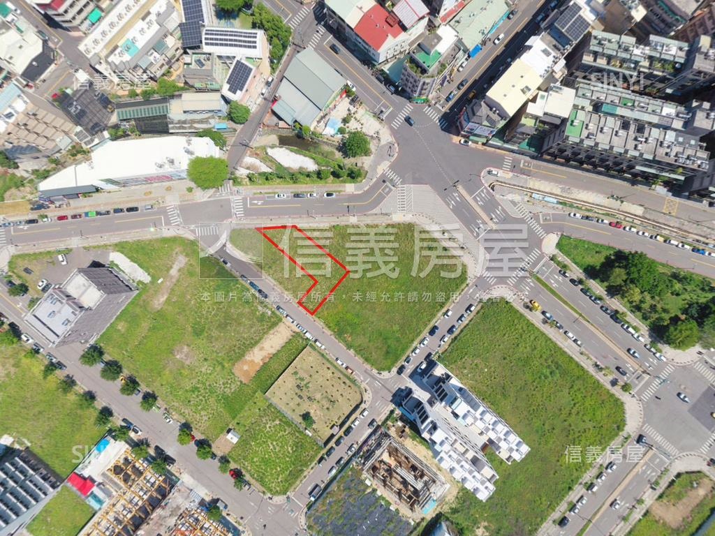 正十四期美和段土地Ｃ房屋室內格局與周邊環境