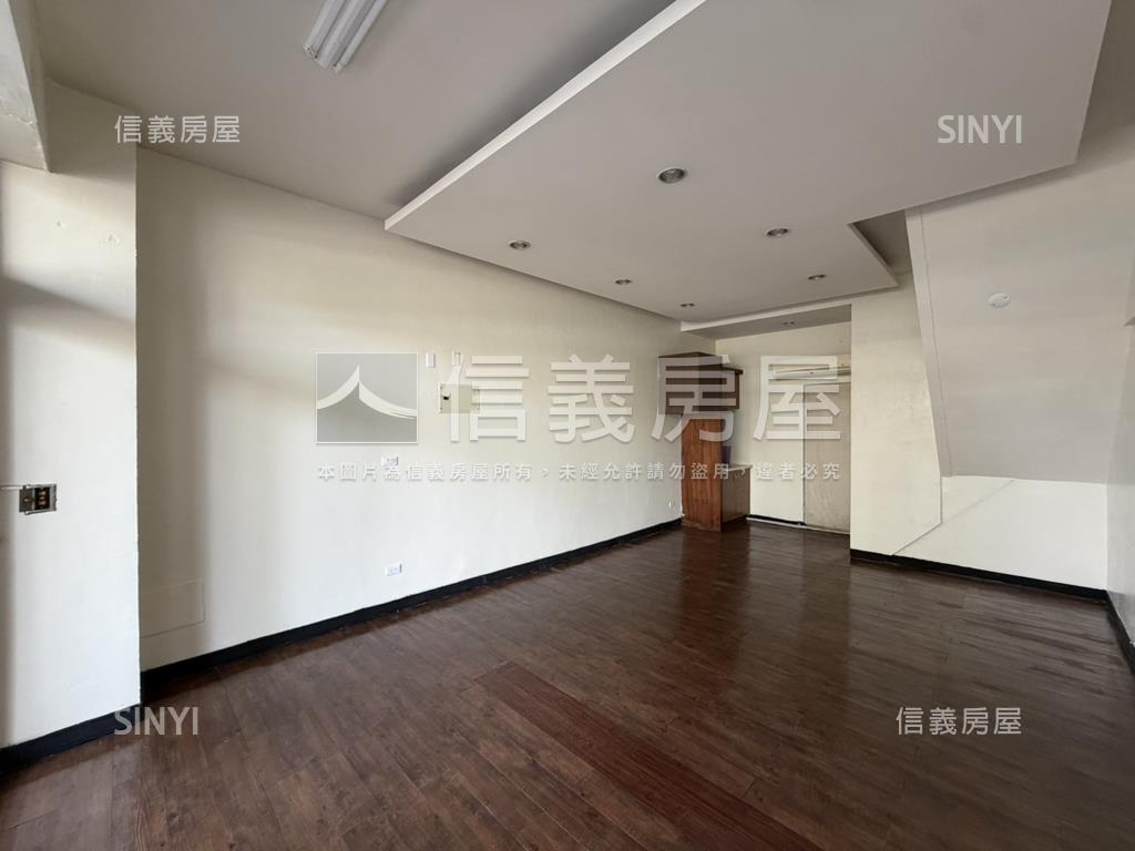 信義專任高坪效金店面房屋室內格局與周邊環境