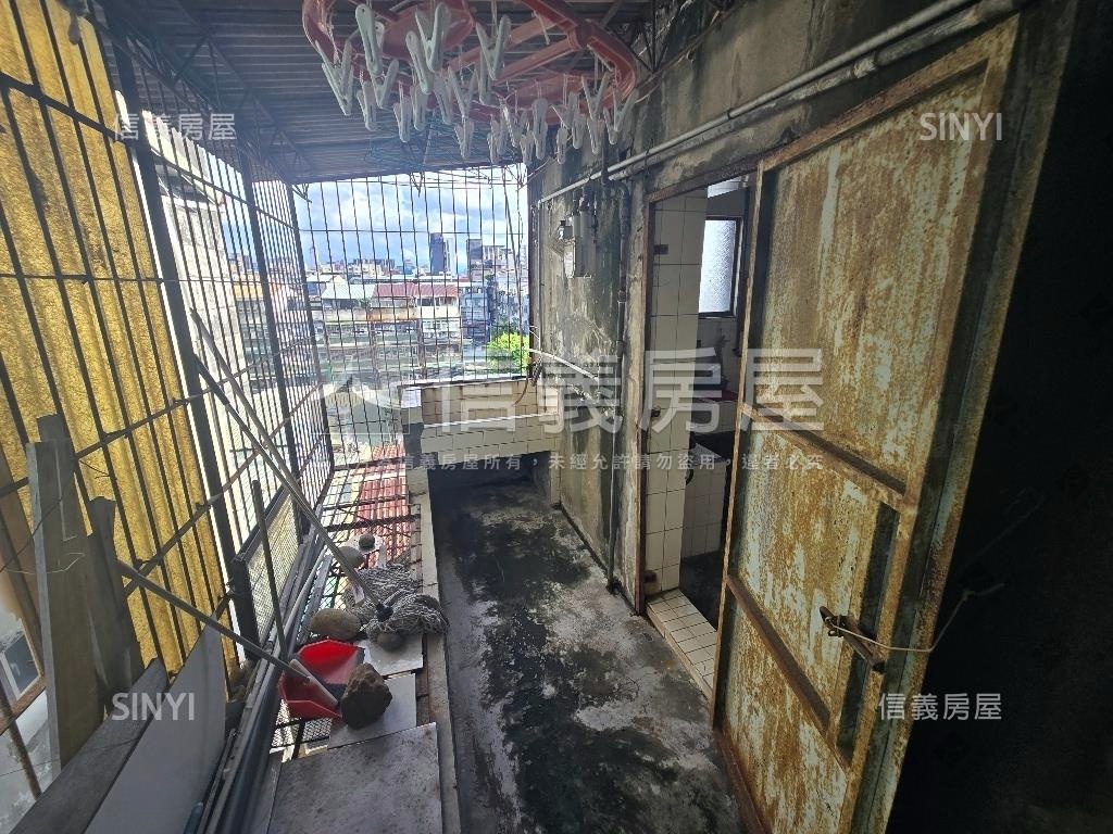 延平北路邊間頂加公寓房屋室內格局與周邊環境